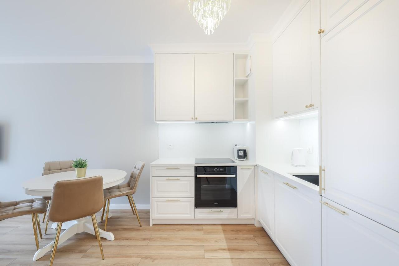 Glamour Golden Leaf Apartment
